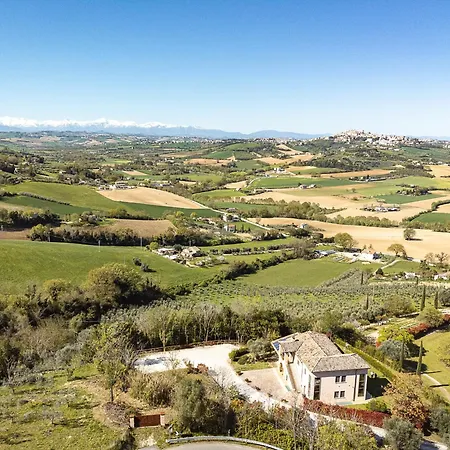 Il Falco ファームステイ SantʼElpidio a Mare